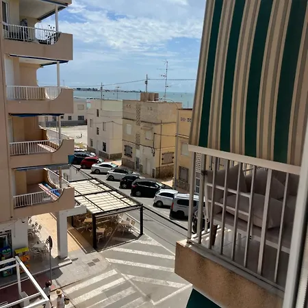Apartament Piso Totalmente Reformado En Primera Linea De Playa